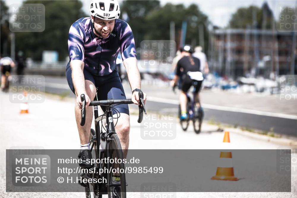 16.08.2026 - KN Förde Triathlon 2026 H.Heesch http://msf.ph/oto/9985499 16.08.2026 13:05:23 Radfahren 511, 579, 587 meine-sportfotos.de