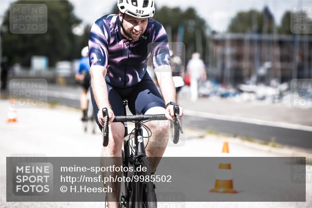 16.08.2026 - KN Förde Triathlon 2026 H.Heesch http://msf.ph/oto/9985502 16.08.2026 13:05:23 Radfahren 511, 579, 587 meine-sportfotos.de
