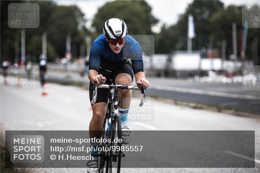 16.08.2026 - KN Förde Triathlon 2026 H.Heesch http://msf.ph/oto/9985557 16.08.2026 13:05:53 Radfahren 510, 569 meine-sportfotos.de