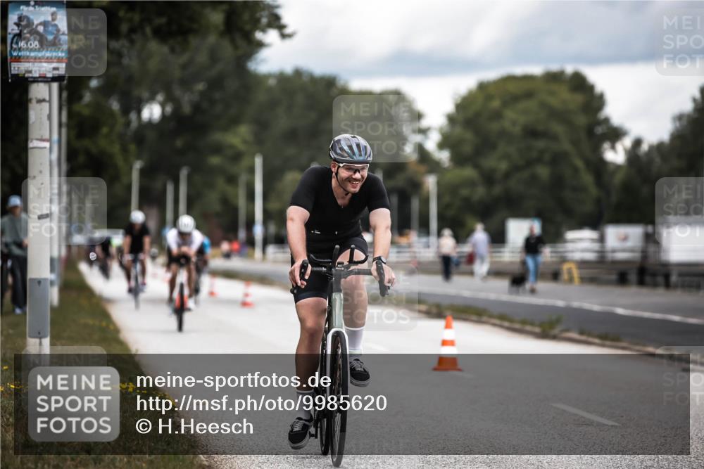 16.08.2026 - KN Förde Triathlon 2026 H.Heesch http://msf.ph/oto/9985620 16.08.2026 13:06:11 Radfahren 514, 535, 567, 585, 591, 715 meine-sportfotos.de