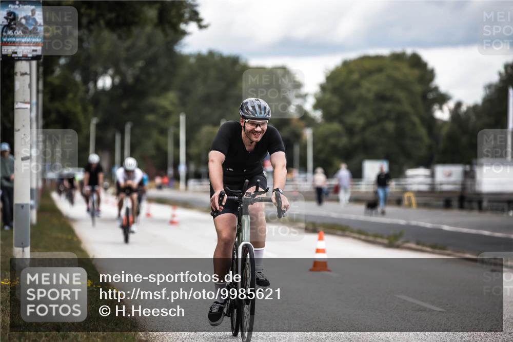16.08.2026 - KN Förde Triathlon 2026 H.Heesch http://msf.ph/oto/9985621 16.08.2026 13:06:11 Radfahren 514, 535, 567, 585, 591, 715 meine-sportfotos.de