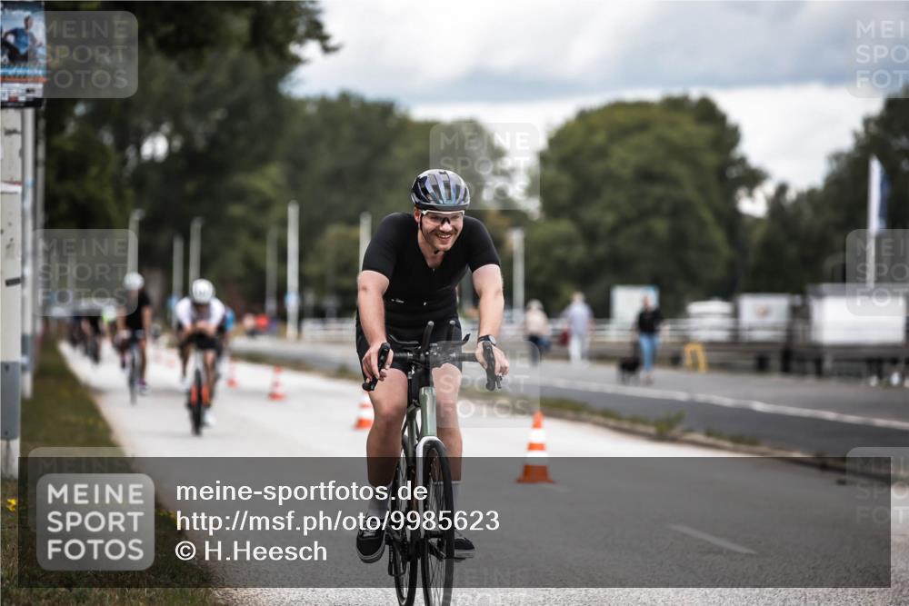 16.08.2026 - KN Förde Triathlon 2026 H.Heesch http://msf.ph/oto/9985623 16.08.2026 13:06:11 Radfahren 514, 535, 567, 585, 591, 715 meine-sportfotos.de
