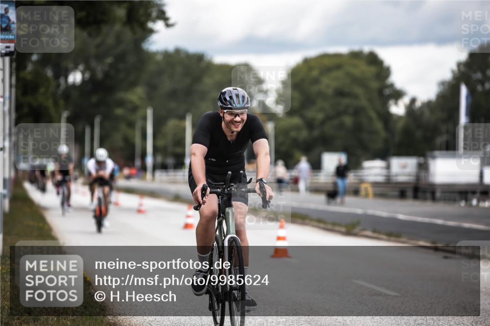 16.08.2026 - KN Förde Triathlon 2026 H.Heesch http://msf.ph/oto/9985624 16.08.2026 13:06:11 Radfahren 514, 535, 567, 585, 591, 715 meine-sportfotos.de