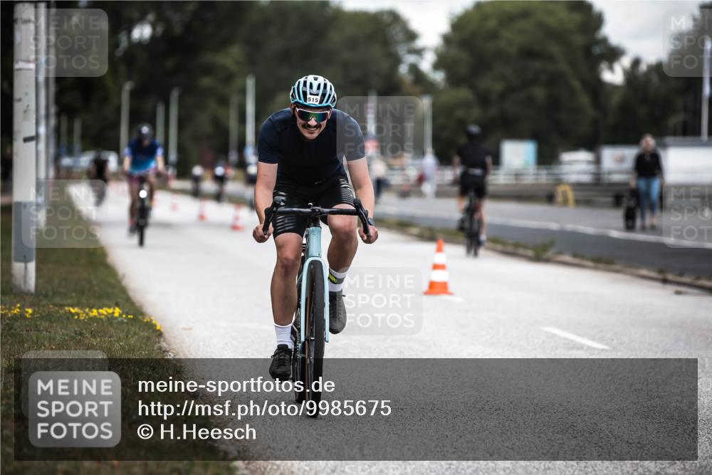 16.08.2026 - KN Förde Triathlon 2026 H.Heesch http://msf.ph/oto/9985675 16.08.2026 13:06:25 Radfahren 515, 527, 561, 580, 600, 709, 713, 714, 721, 725 meine-sportfotos.de