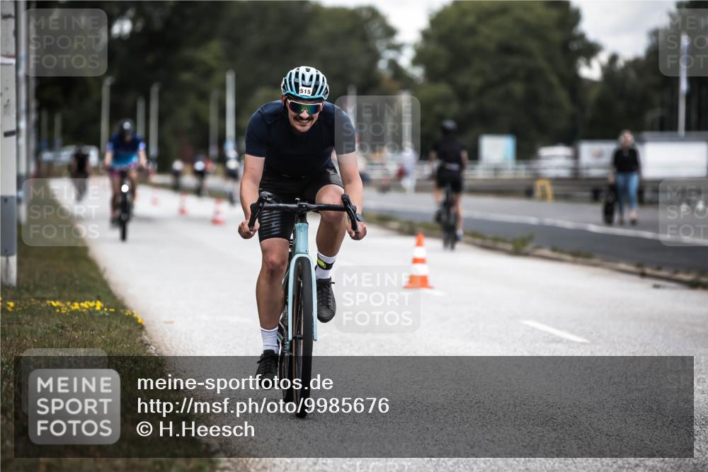 16.08.2026 - KN Förde Triathlon 2026 H.Heesch http://msf.ph/oto/9985676 16.08.2026 13:06:25 Radfahren 515, 527, 561, 580, 600, 709, 713, 714, 721, 725 meine-sportfotos.de