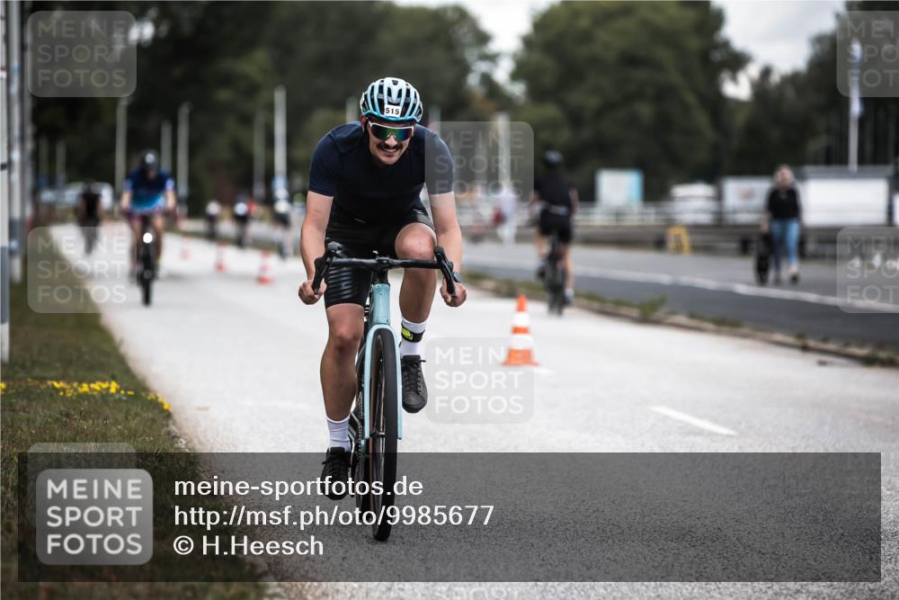 16.08.2026 - KN Förde Triathlon 2026 H.Heesch http://msf.ph/oto/9985677 16.08.2026 13:06:25 Radfahren 515, 527, 561, 580, 600, 709, 713, 714, 721, 725 meine-sportfotos.de