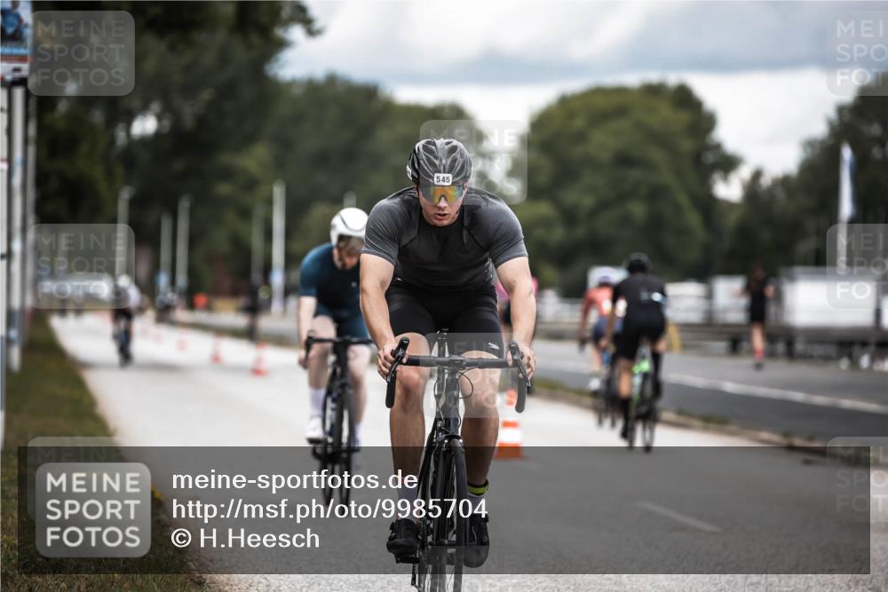 16.08.2026 - KN Förde Triathlon 2026 H.Heesch http://msf.ph/oto/9985704 16.08.2026 13:06:35 Radfahren 545, 571 meine-sportfotos.de