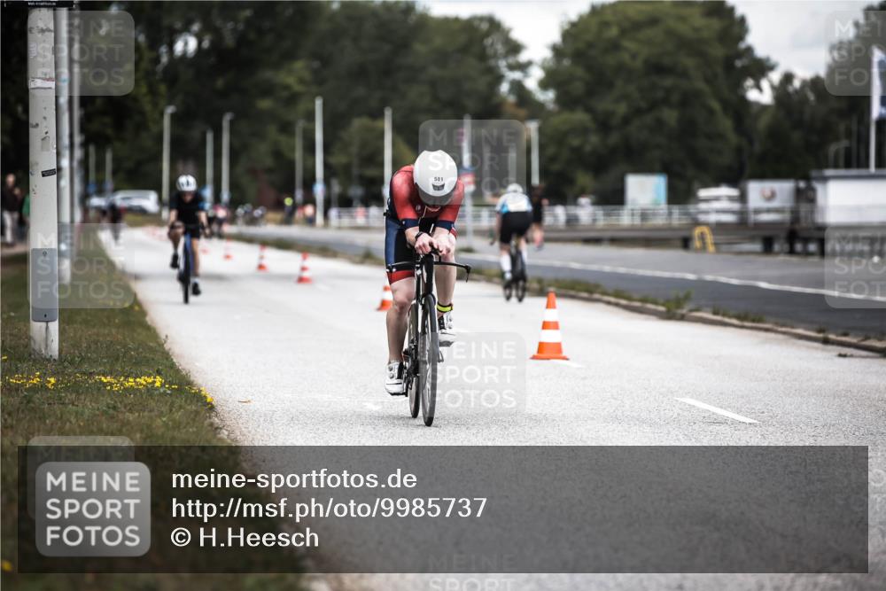 16.08.2026 - KN Förde Triathlon 2026 H.Heesch http://msf.ph/oto/9985737 16.08.2026 13:06:53 Radfahren 520, 583, 723 meine-sportfotos.de