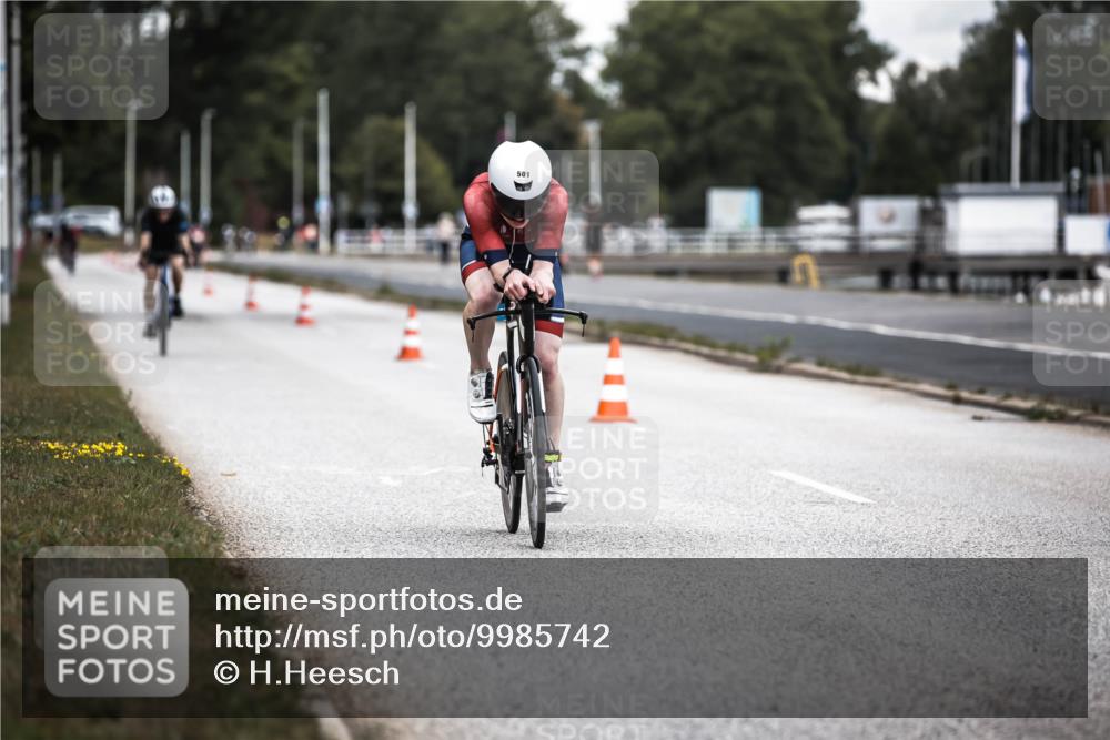 16.08.2026 - KN Förde Triathlon 2026 H.Heesch http://msf.ph/oto/9985742 16.08.2026 13:06:53 Radfahren 520, 583, 723 meine-sportfotos.de