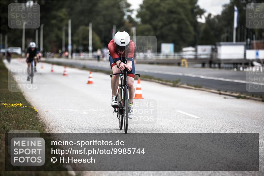 16.08.2026 - KN Förde Triathlon 2026 H.Heesch http://msf.ph/oto/9985744 16.08.2026 13:06:53 Radfahren 520, 583, 723 meine-sportfotos.de