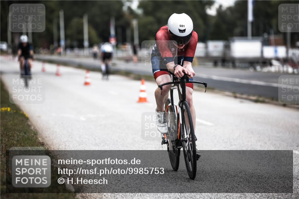 16.08.2026 - KN Förde Triathlon 2026 H.Heesch http://msf.ph/oto/9985753 16.08.2026 13:06:53 Radfahren 520, 583, 723 meine-sportfotos.de