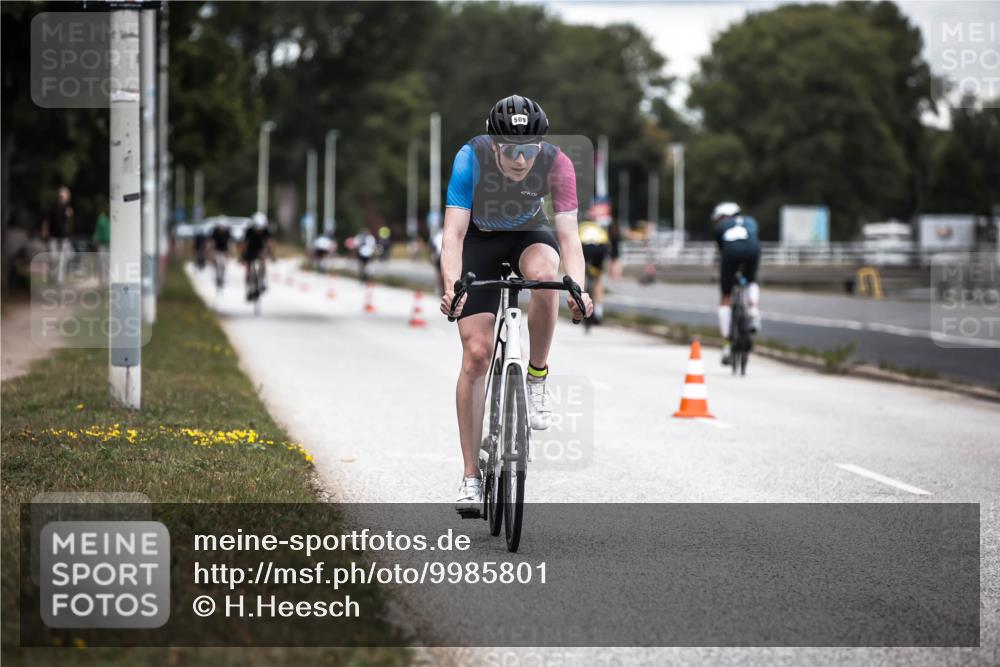 16.08.2026 - KN Förde Triathlon 2026 H.Heesch http://msf.ph/oto/9985801 16.08.2026 13:07:09 Radfahren 509, 543, 704, 727 meine-sportfotos.de