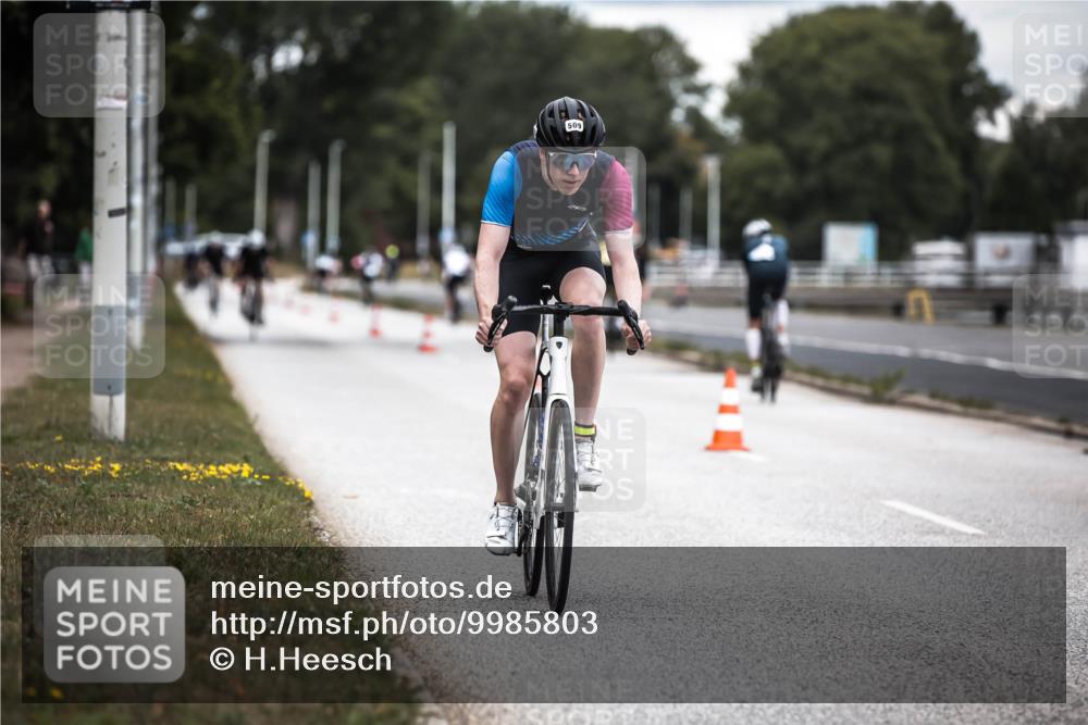 16.08.2026 - KN Förde Triathlon 2026 H.Heesch http://msf.ph/oto/9985803 16.08.2026 13:07:09 Radfahren 509, 543, 704, 727 meine-sportfotos.de