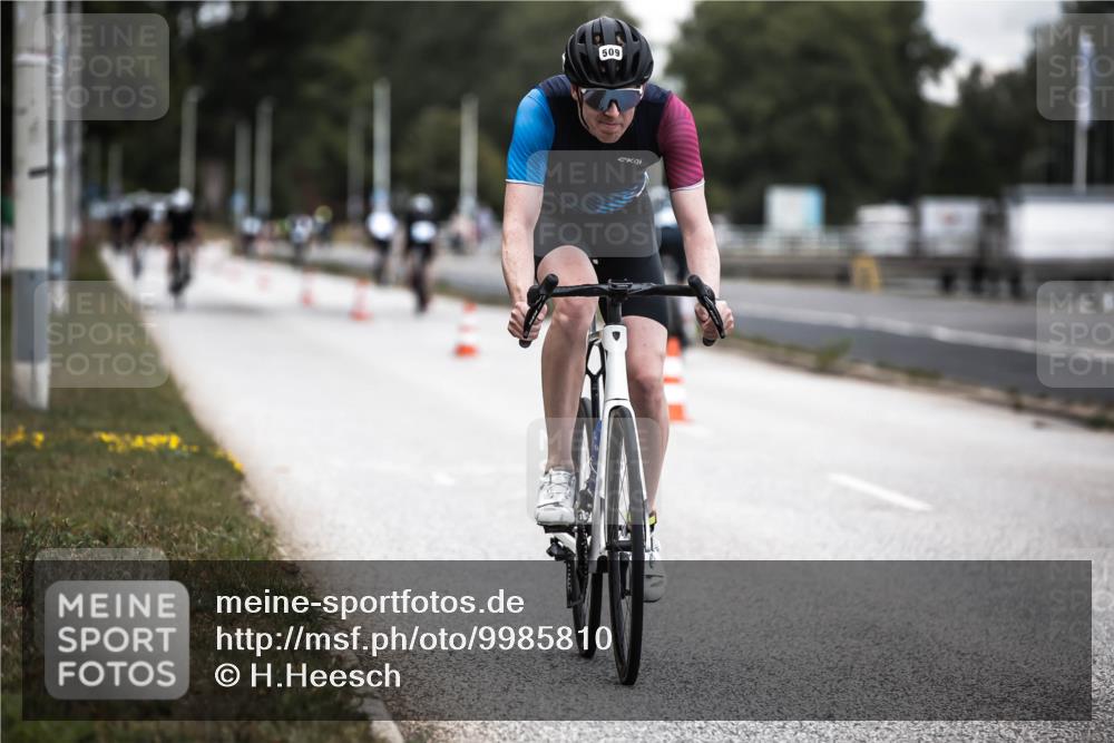 16.08.2026 - KN Förde Triathlon 2026 H.Heesch http://msf.ph/oto/9985810 16.08.2026 13:07:10 Radfahren 507, 509, 543, 704, 727 meine-sportfotos.de