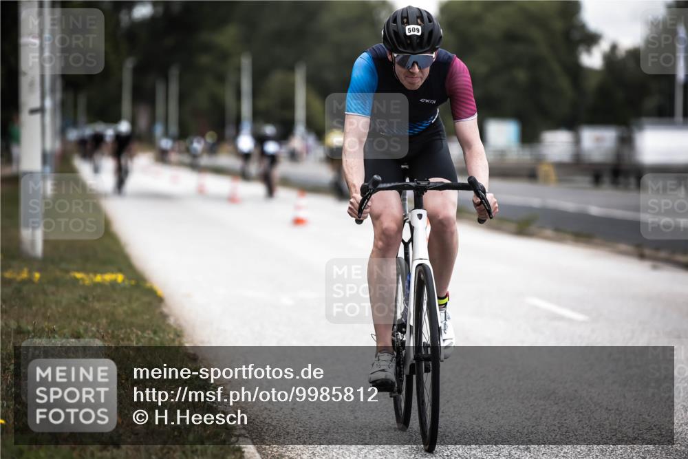 16.08.2026 - KN Förde Triathlon 2026 H.Heesch http://msf.ph/oto/9985812 16.08.2026 13:07:10 Radfahren 507, 509, 543, 704, 727 meine-sportfotos.de