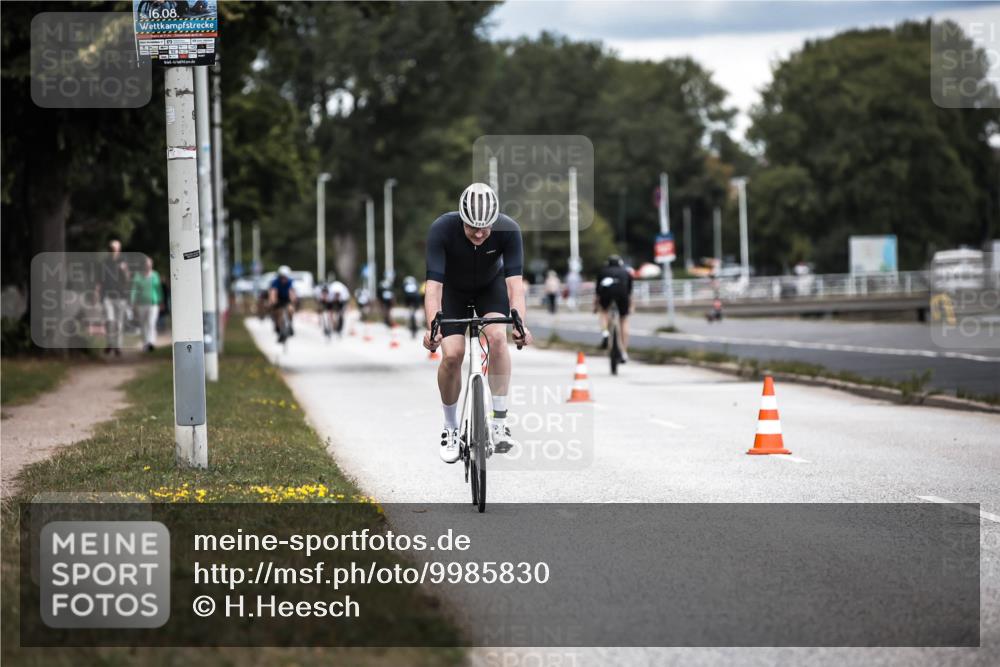 16.08.2026 - KN Förde Triathlon 2026 H.Heesch http://msf.ph/oto/9985830 16.08.2026 13:07:18 Radfahren 507, 724, 740 meine-sportfotos.de