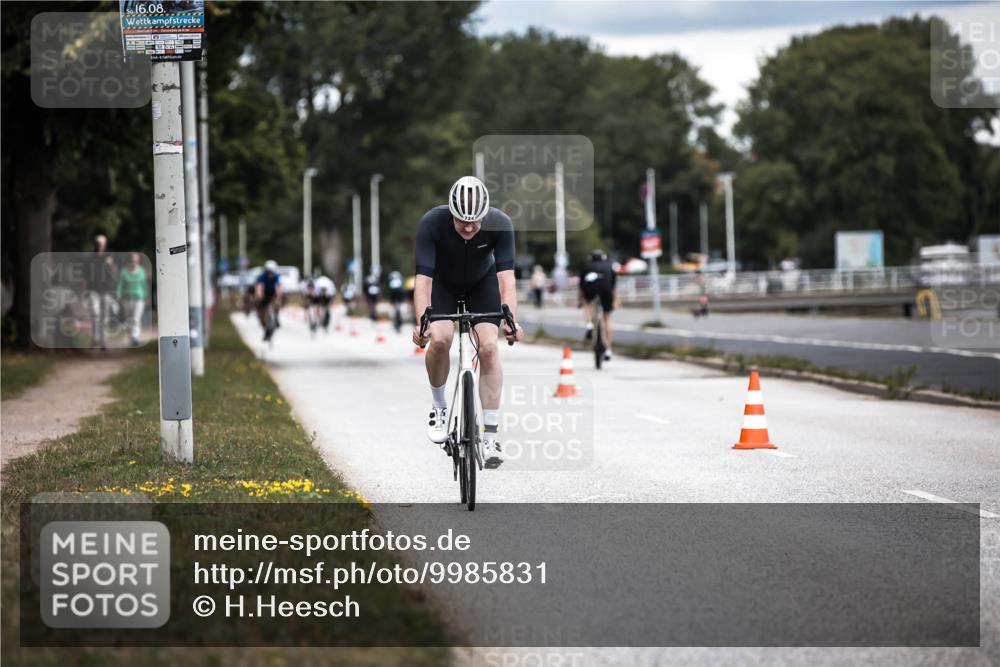 16.08.2026 - KN Förde Triathlon 2026 H.Heesch http://msf.ph/oto/9985831 16.08.2026 13:07:18 Radfahren 507, 724, 740 meine-sportfotos.de