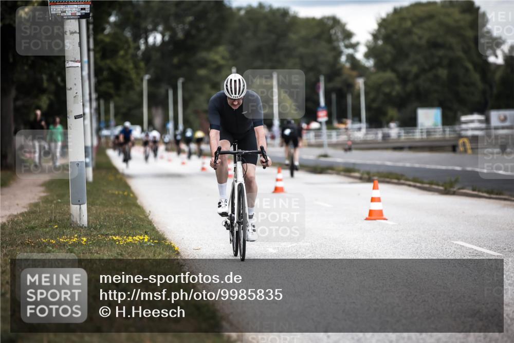 16.08.2026 - KN Förde Triathlon 2026 H.Heesch http://msf.ph/oto/9985835 16.08.2026 13:07:18 Radfahren 507, 724, 740 meine-sportfotos.de