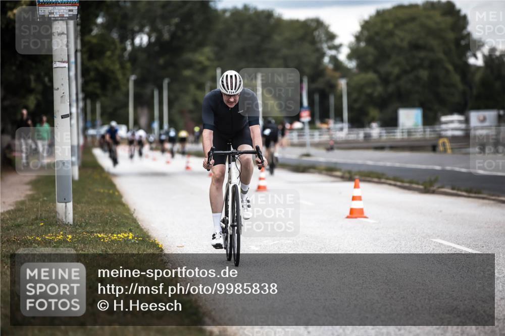 16.08.2026 - KN Förde Triathlon 2026 H.Heesch http://msf.ph/oto/9985838 16.08.2026 13:07:18 Radfahren 507, 724, 740 meine-sportfotos.de