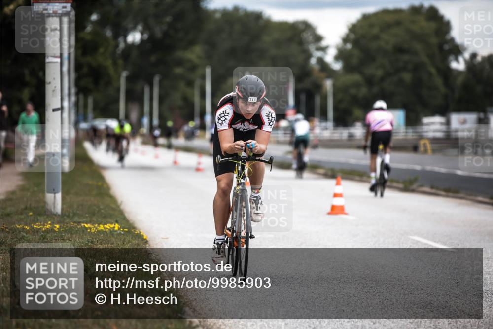 16.08.2026 - KN Förde Triathlon 2026 H.Heesch http://msf.ph/oto/9985903 16.08.2026 13:07:38 Radfahren 592, 711 meine-sportfotos.de