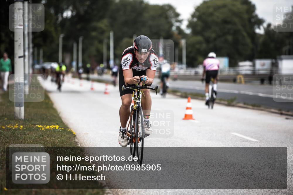 16.08.2026 - KN Förde Triathlon 2026 H.Heesch http://msf.ph/oto/9985905 16.08.2026 13:07:38 Radfahren 592, 711 meine-sportfotos.de