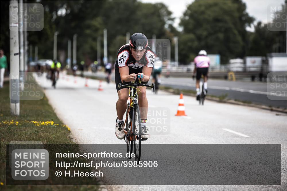 16.08.2026 - KN Förde Triathlon 2026 H.Heesch http://msf.ph/oto/9985906 16.08.2026 13:07:38 Radfahren 592, 711 meine-sportfotos.de