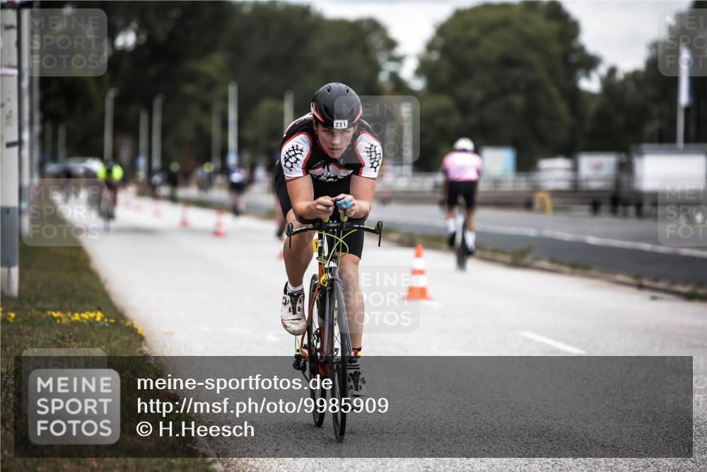 16.08.2026 - KN Förde Triathlon 2026 H.Heesch http://msf.ph/oto/9985909 16.08.2026 13:07:38 Radfahren 592, 711 meine-sportfotos.de