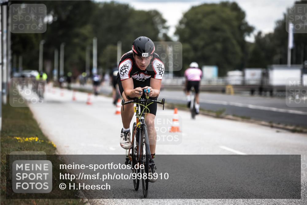 16.08.2026 - KN Förde Triathlon 2026 H.Heesch http://msf.ph/oto/9985910 16.08.2026 13:07:38 Radfahren 592, 711 meine-sportfotos.de