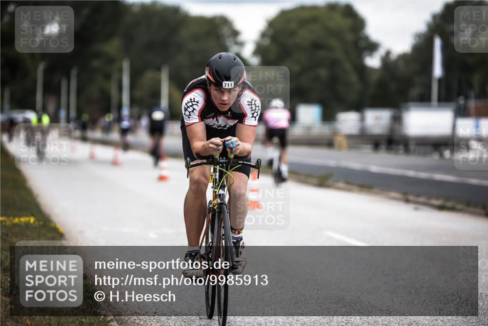 16.08.2026 - KN Förde Triathlon 2026 H.Heesch http://msf.ph/oto/9985913 16.08.2026 13:07:39 Radfahren 524, 592, 711 meine-sportfotos.de