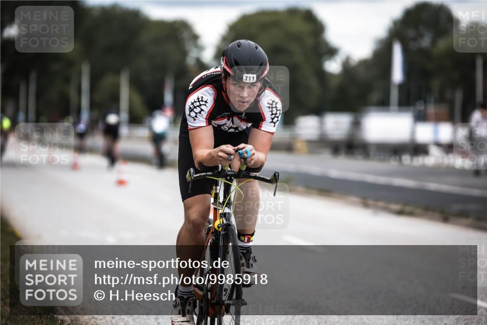16.08.2026 - KN Förde Triathlon 2026 H.Heesch http://msf.ph/oto/9985918 16.08.2026 13:07:39 Radfahren 524, 592, 711 meine-sportfotos.de