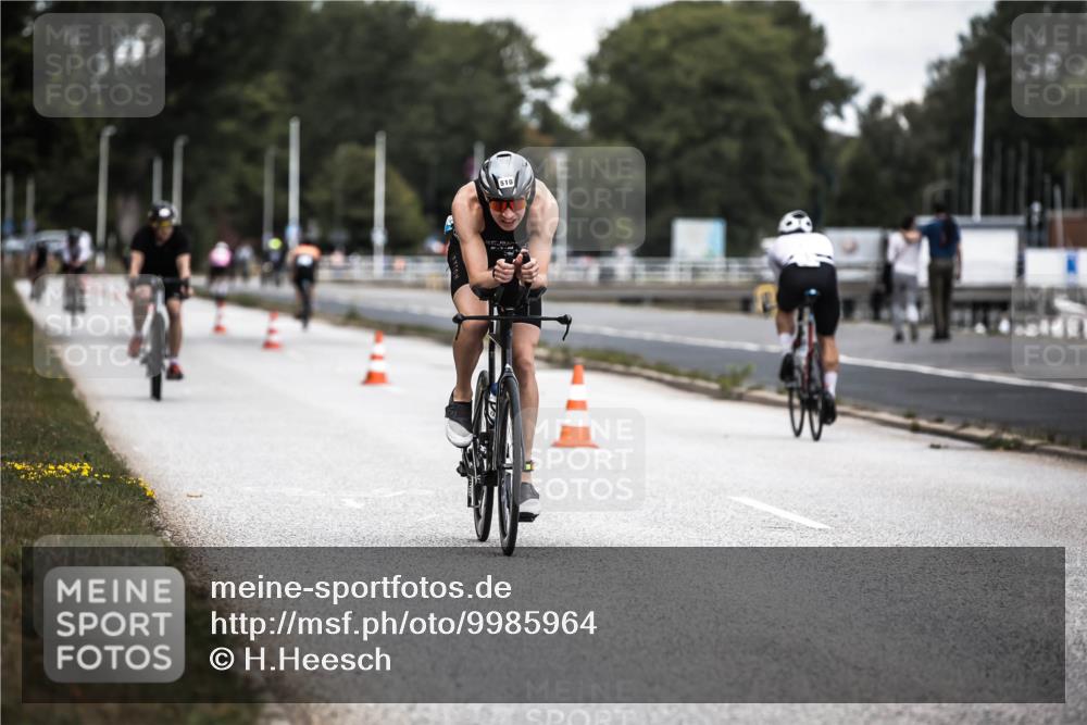 16.08.2026 - KN Förde Triathlon 2026 H.Heesch http://msf.ph/oto/9985964 16.08.2026 13:07:51 Radfahren 521, 530, 562, 594, 603, 743 meine-sportfotos.de