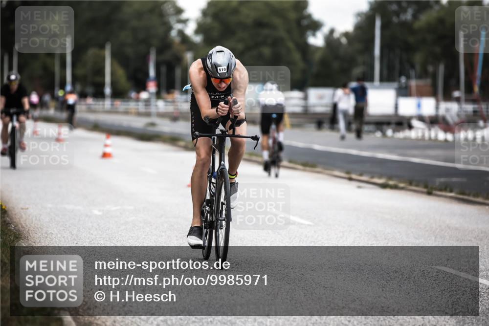 16.08.2026 - KN Förde Triathlon 2026 H.Heesch http://msf.ph/oto/9985971 16.08.2026 13:07:52 Radfahren 562, 594, 603 meine-sportfotos.de