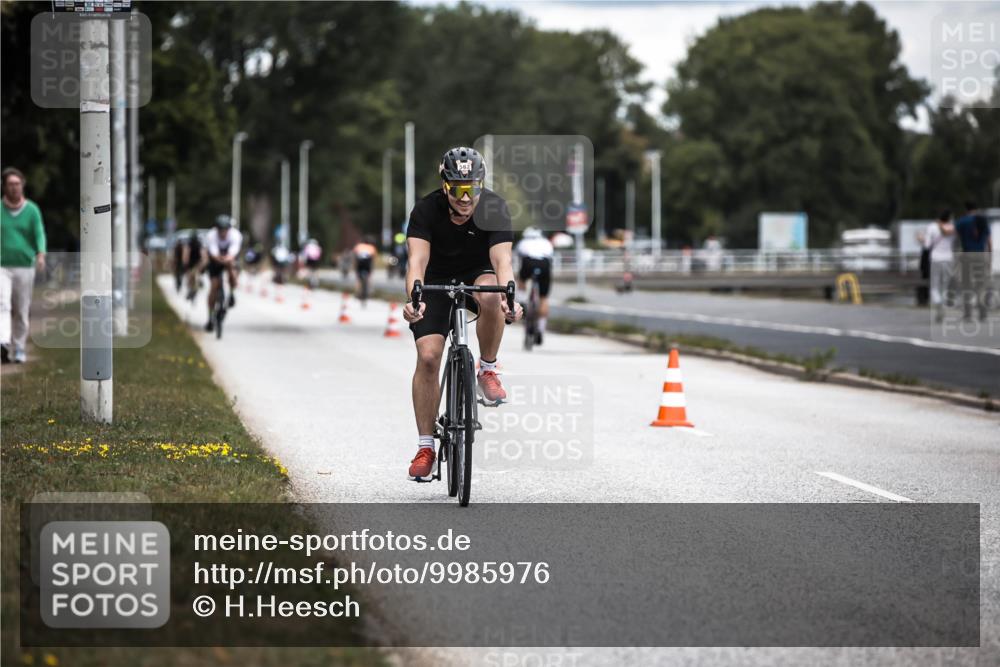 16.08.2026 - KN Förde Triathlon 2026 H.Heesch http://msf.ph/oto/9985976 16.08.2026 13:07:54 Radfahren 562, 594, 603 meine-sportfotos.de