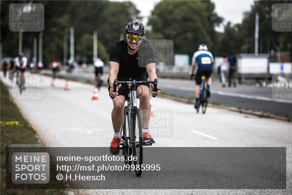 16.08.2026 - KN Förde Triathlon 2026 H.Heesch http://msf.ph/oto/9985995 16.08.2026 13:07:55 Radfahren 562, 594, 603, 738 meine-sportfotos.de
