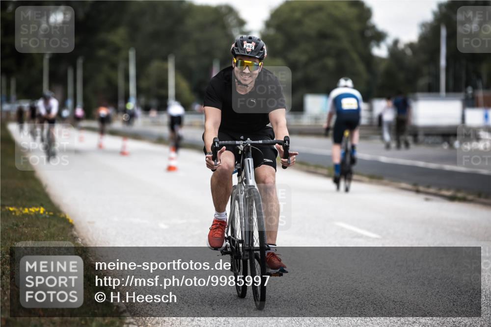 16.08.2026 - KN Förde Triathlon 2026 H.Heesch http://msf.ph/oto/9985997 16.08.2026 13:07:55 Radfahren 562, 594, 603, 738 meine-sportfotos.de
