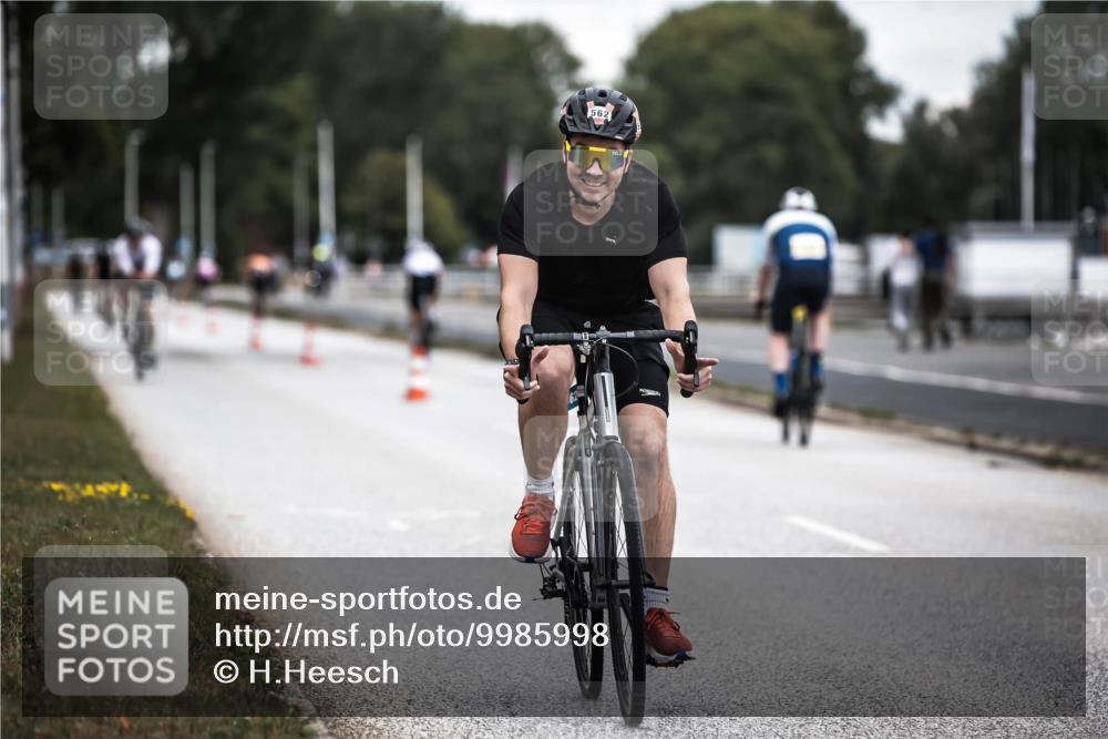 16.08.2026 - KN Förde Triathlon 2026 H.Heesch http://msf.ph/oto/9985998 16.08.2026 13:07:55 Radfahren 562, 594, 603, 738 meine-sportfotos.de