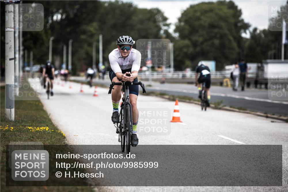 16.08.2026 - KN Förde Triathlon 2026 H.Heesch http://msf.ph/oto/9985999 16.08.2026 13:08:00 Radfahren 566, 738 meine-sportfotos.de