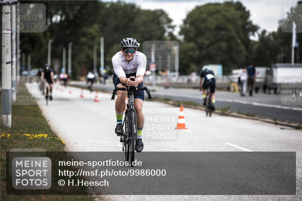 16.08.2026 - KN Förde Triathlon 2026 H.Heesch http://msf.ph/oto/9986000 16.08.2026 13:08:00 Radfahren 566, 738 meine-sportfotos.de