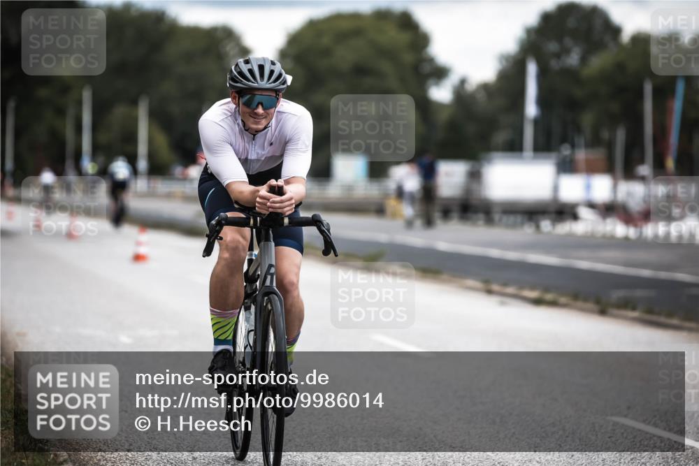 16.08.2026 - KN Förde Triathlon 2026 H.Heesch http://msf.ph/oto/9986014 16.08.2026 13:08:01 Radfahren 566, 579, 738 meine-sportfotos.de