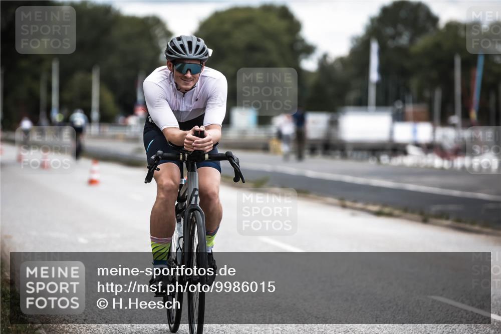 16.08.2026 - KN Förde Triathlon 2026 H.Heesch http://msf.ph/oto/9986015 16.08.2026 13:08:01 Radfahren 566, 579, 738 meine-sportfotos.de