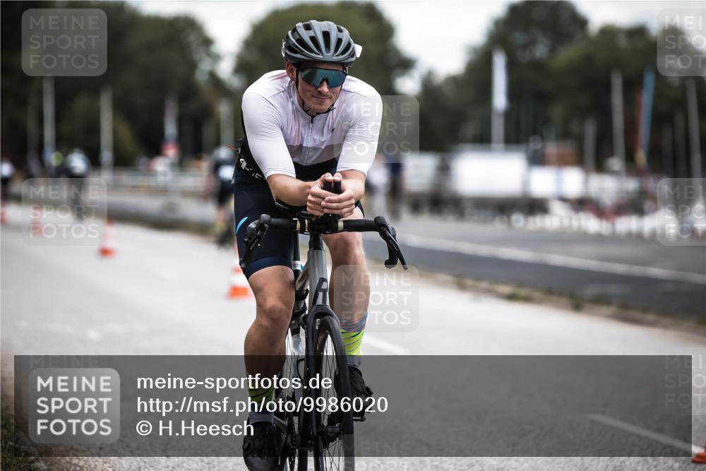 16.08.2026 - KN Förde Triathlon 2026 H.Heesch http://msf.ph/oto/9986020 16.08.2026 13:08:01 Radfahren 566, 579, 738 meine-sportfotos.de