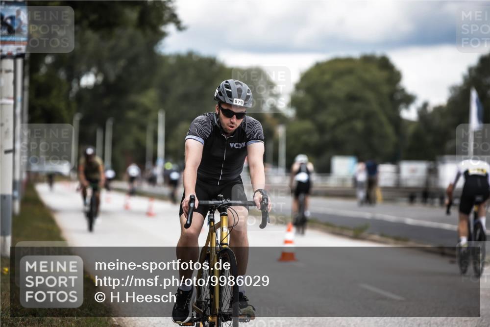 16.08.2026 - KN Förde Triathlon 2026 H.Heesch http://msf.ph/oto/9986029 16.08.2026 13:08:06 Radfahren 565, 579, 710 meine-sportfotos.de