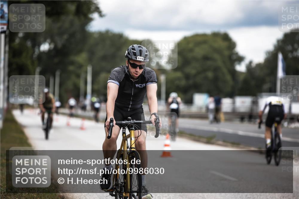 16.08.2026 - KN Förde Triathlon 2026 H.Heesch http://msf.ph/oto/9986030 16.08.2026 13:08:06 Radfahren 565, 579, 710 meine-sportfotos.de
