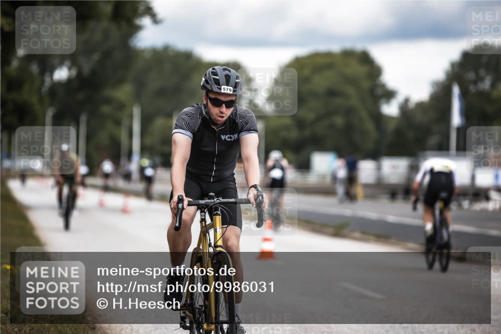 16.08.2026 - KN Förde Triathlon 2026 H.Heesch http://msf.ph/oto/9986031 16.08.2026 13:08:06 Radfahren 565, 579, 710 meine-sportfotos.de