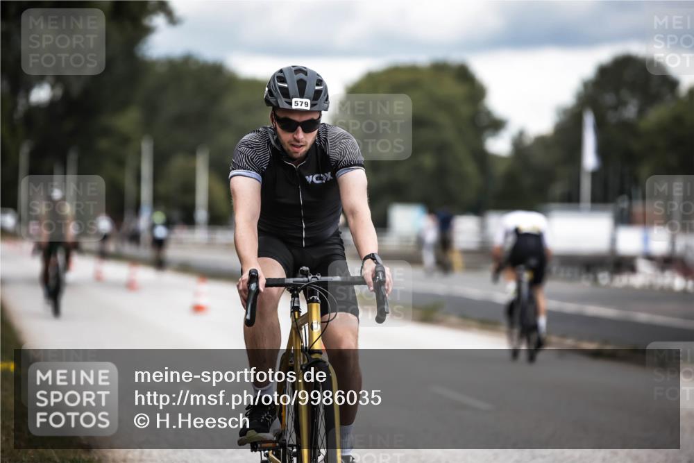 16.08.2026 - KN Förde Triathlon 2026 H.Heesch http://msf.ph/oto/9986035 16.08.2026 13:08:06 Radfahren 565, 579, 710 meine-sportfotos.de