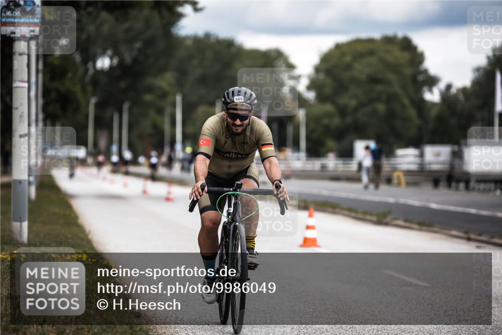 16.08.2026 - KN Förde Triathlon 2026 H.Heesch http://msf.ph/oto/9986049 16.08.2026 13:08:09 Radfahren 565, 579, 710, 732 meine-sportfotos.de