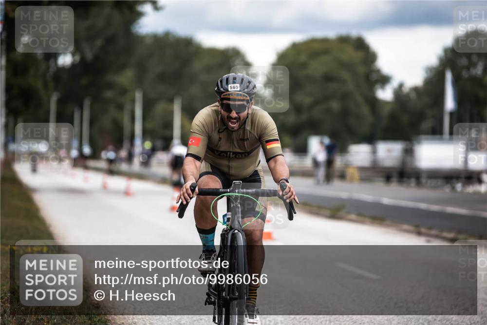 16.08.2026 - KN Förde Triathlon 2026 H.Heesch http://msf.ph/oto/9986056 16.08.2026 13:08:10 Radfahren 565, 710, 732 meine-sportfotos.de
