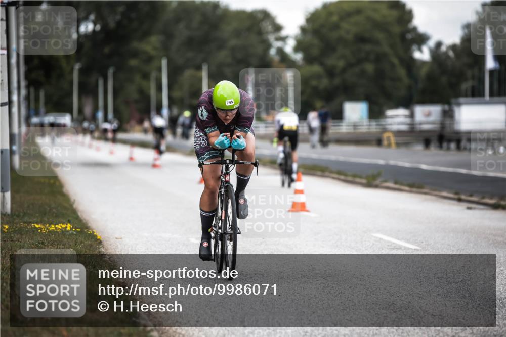16.08.2026 - KN Förde Triathlon 2026 H.Heesch http://msf.ph/oto/9986071 16.08.2026 13:08:21 Radfahren 541, 572, 584, 590, 602, 607, 612, 722, 745 meine-sportfotos.de