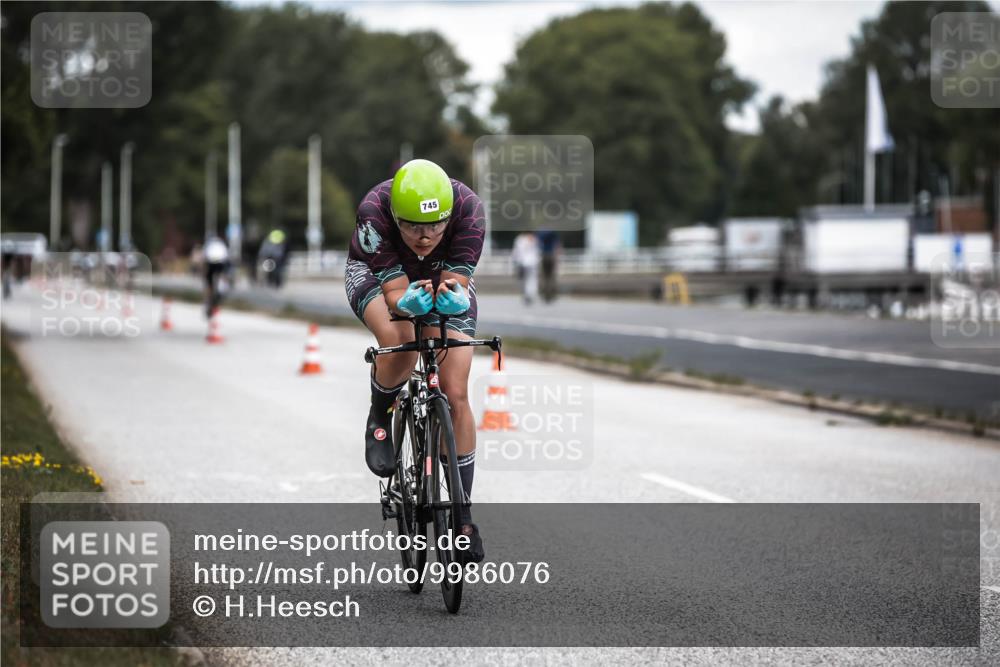 16.08.2026 - KN Förde Triathlon 2026 H.Heesch http://msf.ph/oto/9986076 16.08.2026 13:08:21 Radfahren 541, 572, 584, 590, 602, 607, 612, 722, 745 meine-sportfotos.de