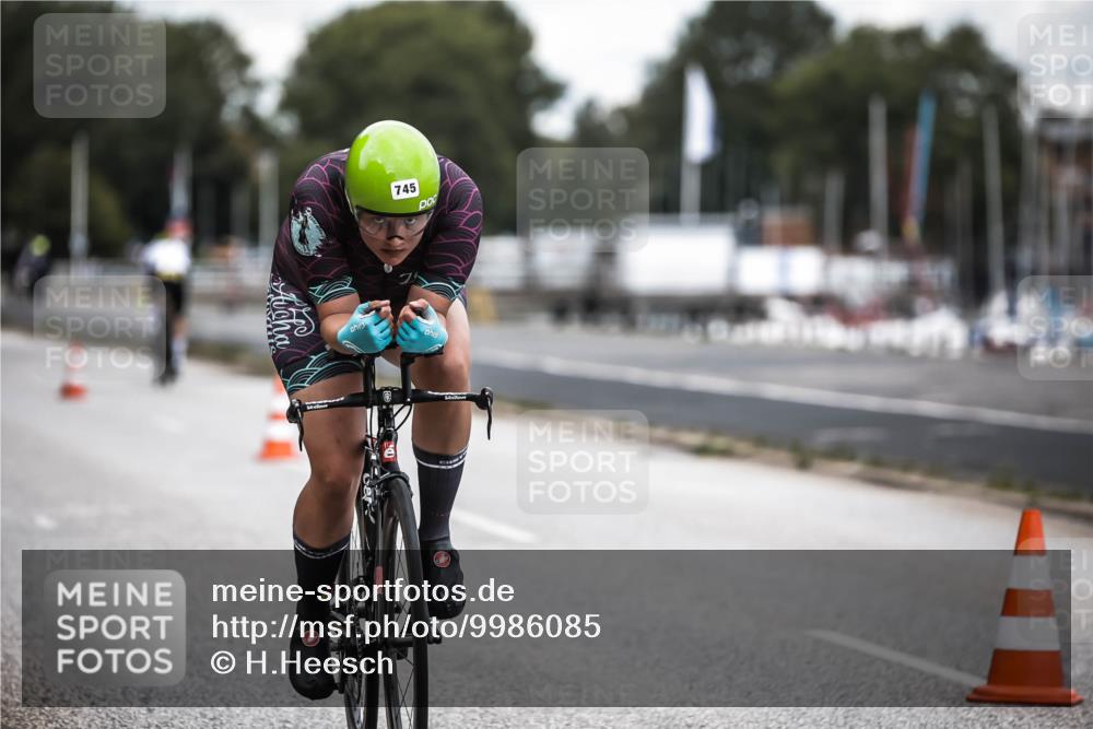 16.08.2026 - KN Förde Triathlon 2026 H.Heesch http://msf.ph/oto/9986085 16.08.2026 13:08:22 Radfahren 541, 584, 590, 602, 607, 612, 722, 745 meine-sportfotos.de